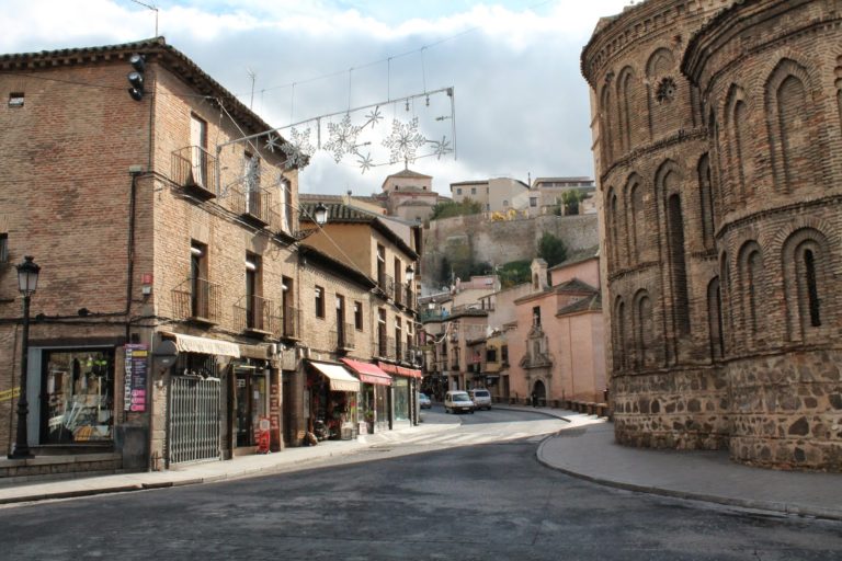 Sobre el arrabal y el arrabalero FUNCI Fundación de Cultura Islámica